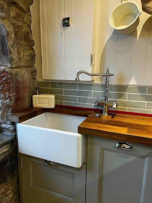 Charming Stone Bothy At Loch Lomond Villa Luss Exteriör bild